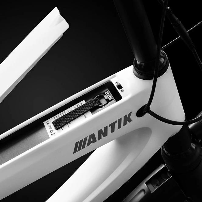 ANTIK SmartCity e-bicykel biely